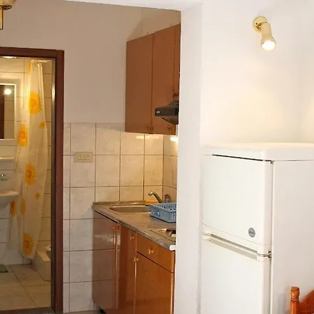 Apartment Apartments With A Parking Space Marusici, Omis - 962 *