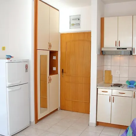Apartments With A Parking Space Marusici, Omis - 962 Apartment Mimice