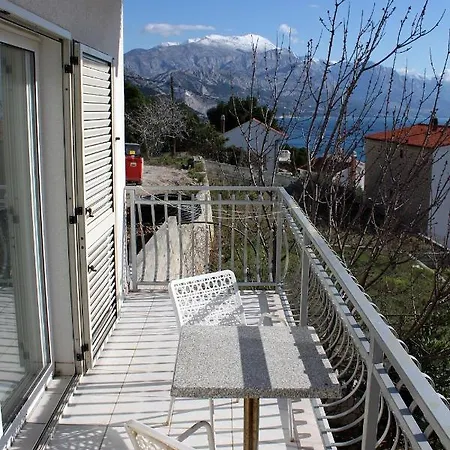 Apartments With A Parking Space Marusici, Omis - 962 Apartment Mimice