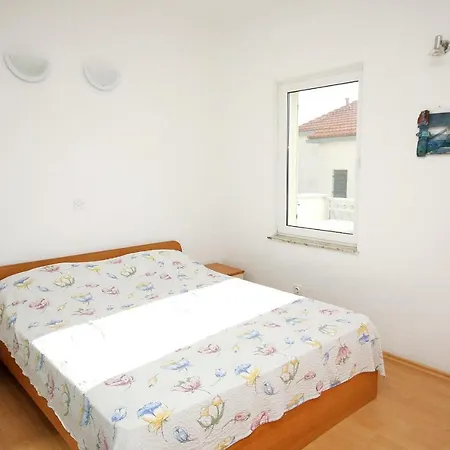 Apartments With A Parking Space Marusici, Omis - 962 Apartment Mimice