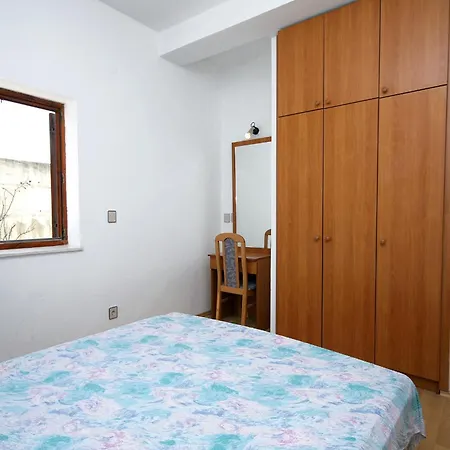 Apartment Apartments With A Parking Space Marusici, Omis - 962 Mimice