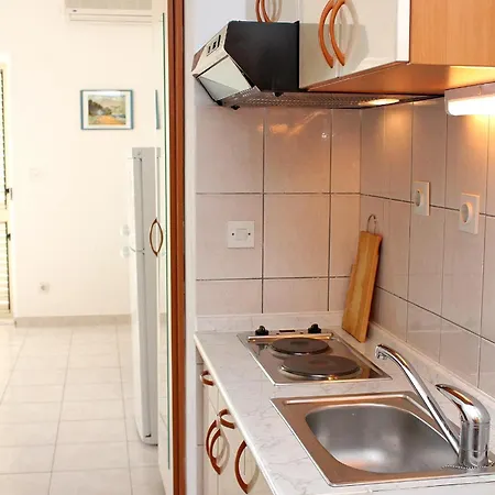 Apartments With A Parking Space Marusici, Omis - 962 Mimice
